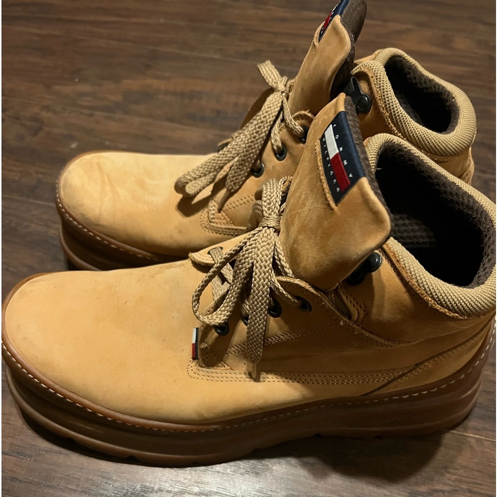 Vintage Tommy Hilfiger brown boots size 10m great condition